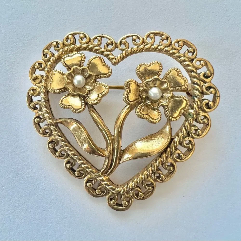Vintage Gold Tone Heart Flower Faux Pearl Brooch